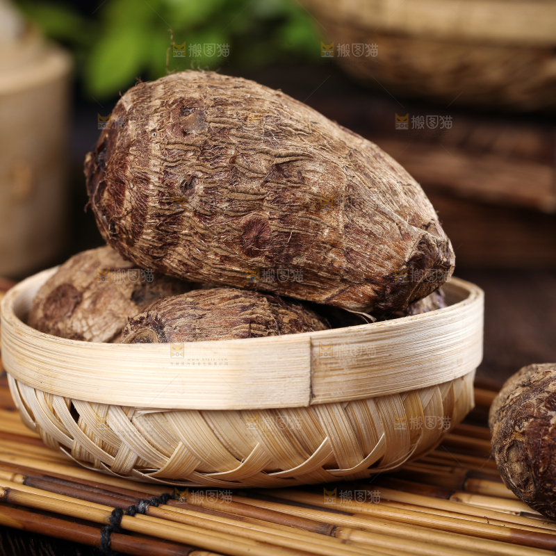 篮子子装着小芋头