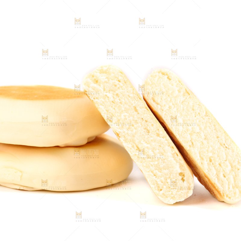 白底上放着蛋奶饼