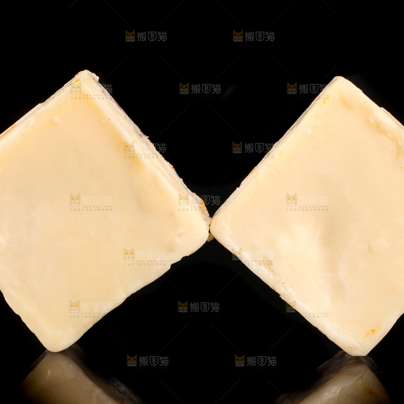 黑底上的清汤火锅料