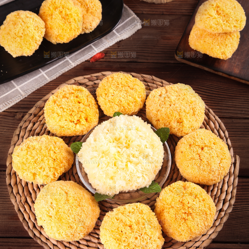 木底上放着古田银耳