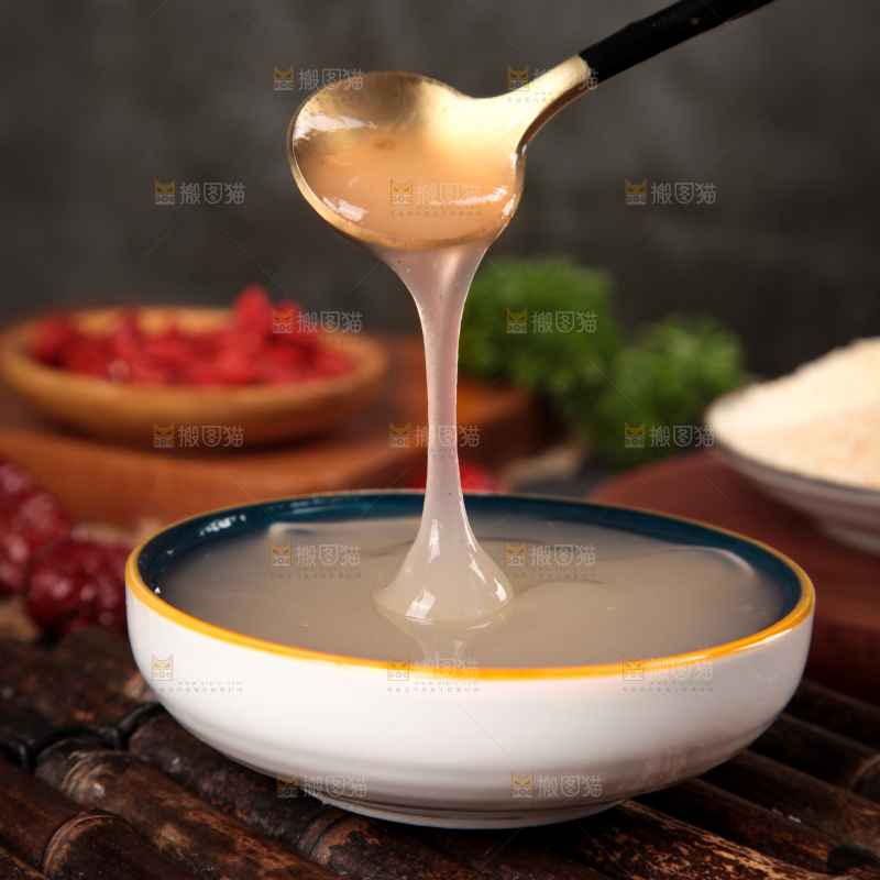 深底上放着一碗葛根粉