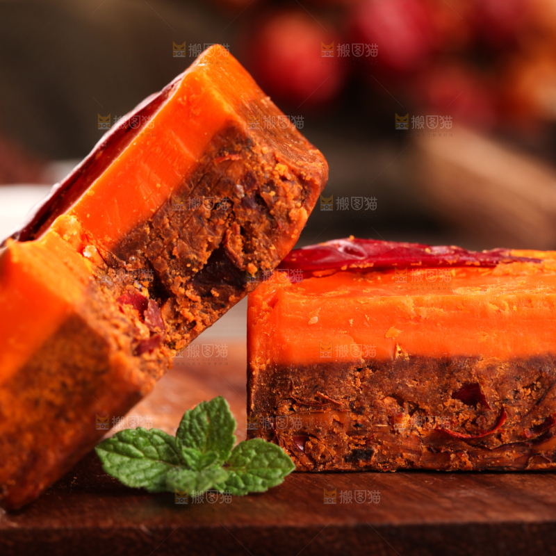 木底上的红油火锅底料