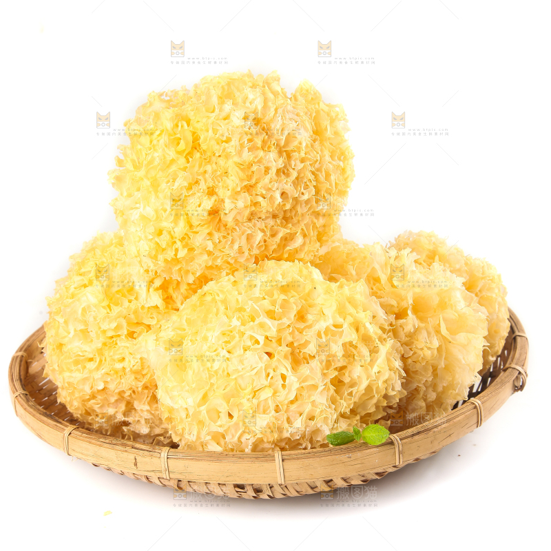 白底上放着一盘古田银耳