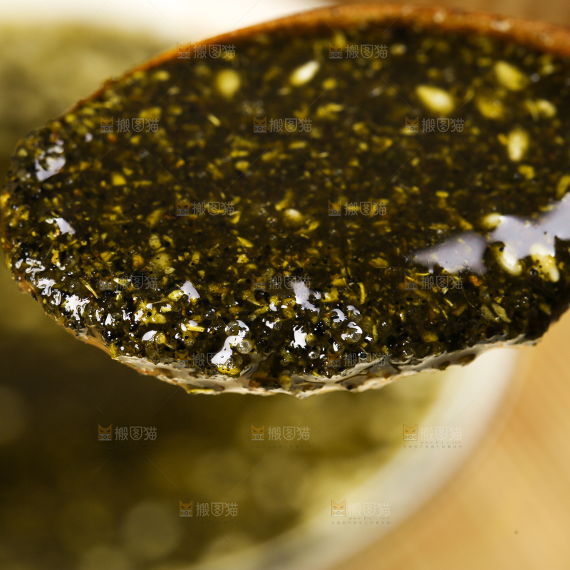 碗里装着四川花椒酱