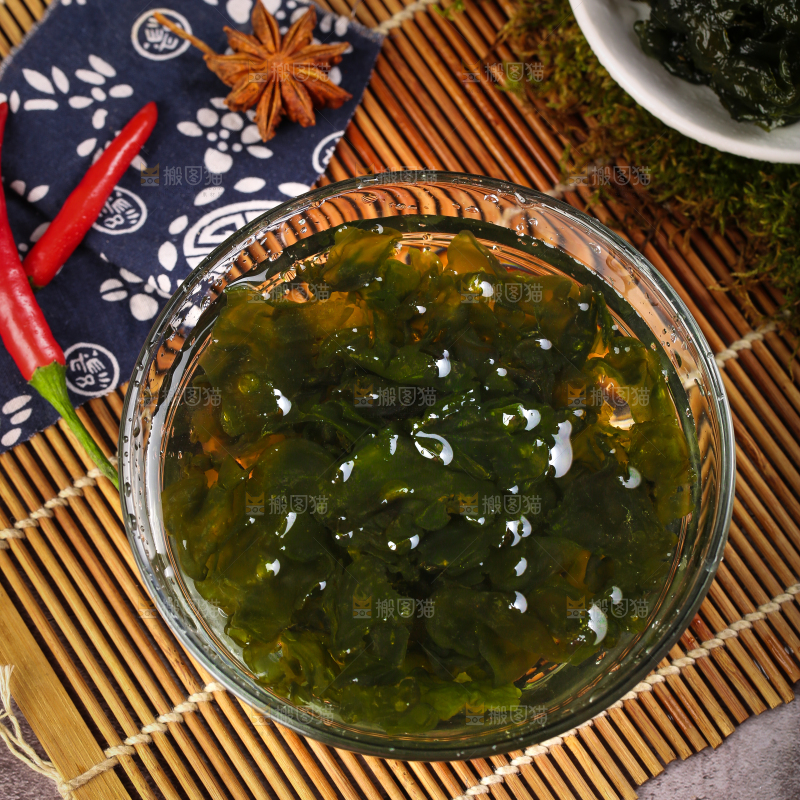 碗里装着地皮菜