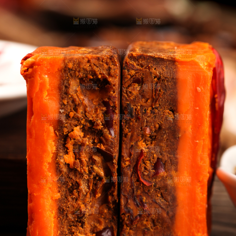 木底上的麻辣火锅底料