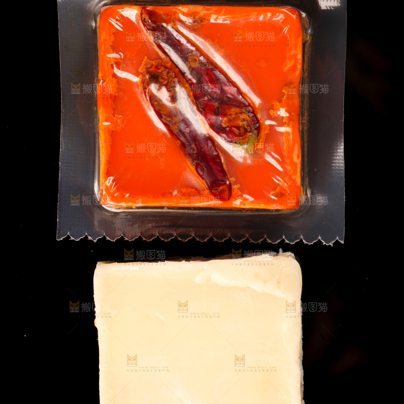 黑底上的鸳鸯火锅料