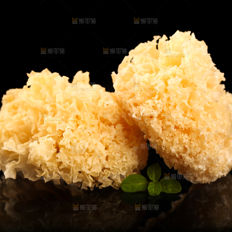 深底上放着古田银耳