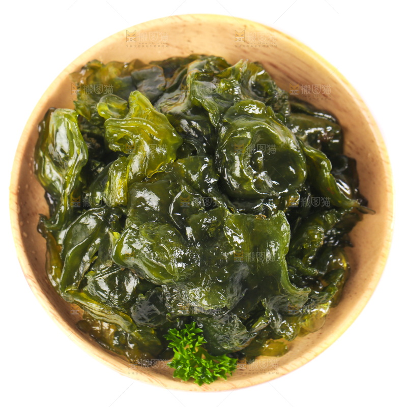 盘子里装着雷公菌