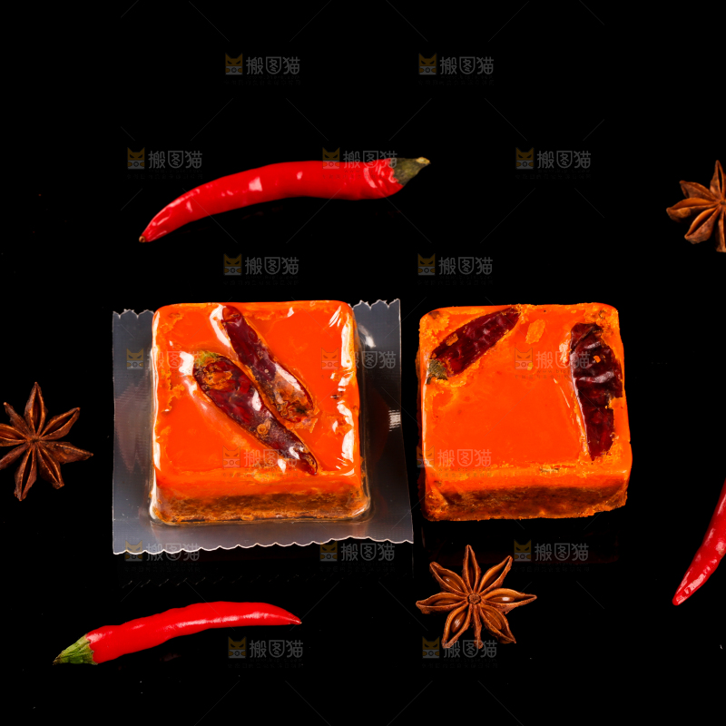 黑底上的香辣火锅料