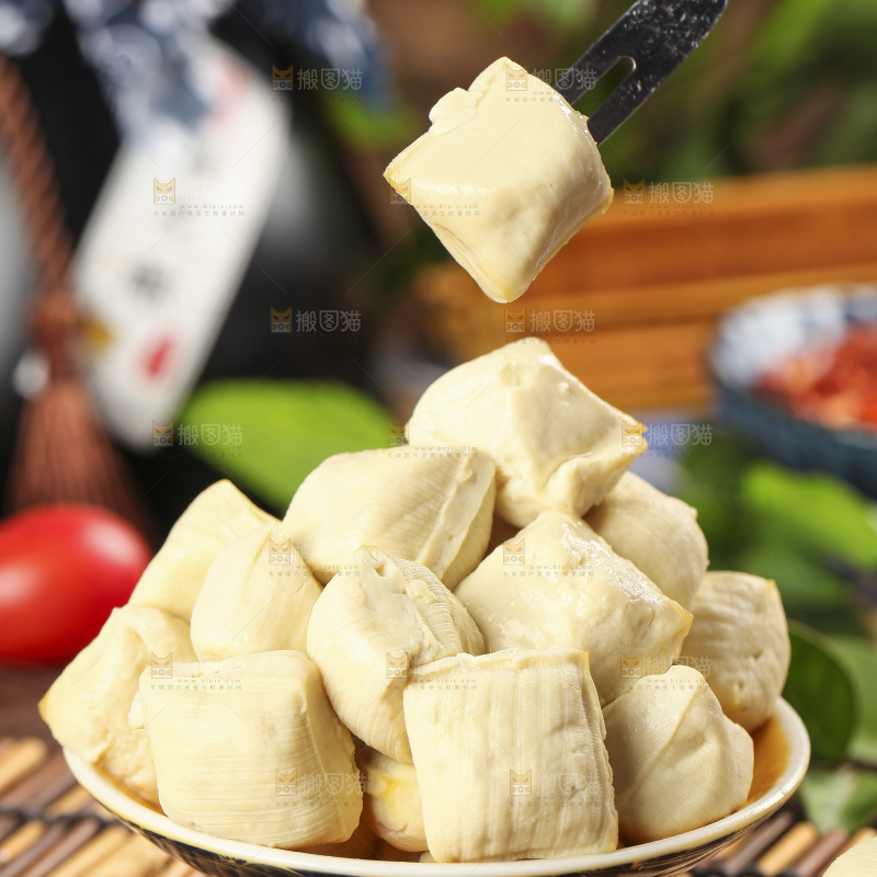 碗里装着手工包浆豆腐