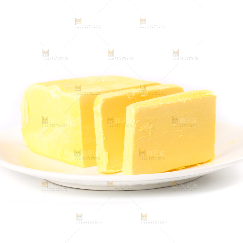 盘子里装着黄油
