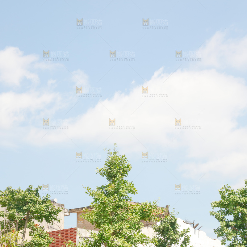 蔚蓝色的天空