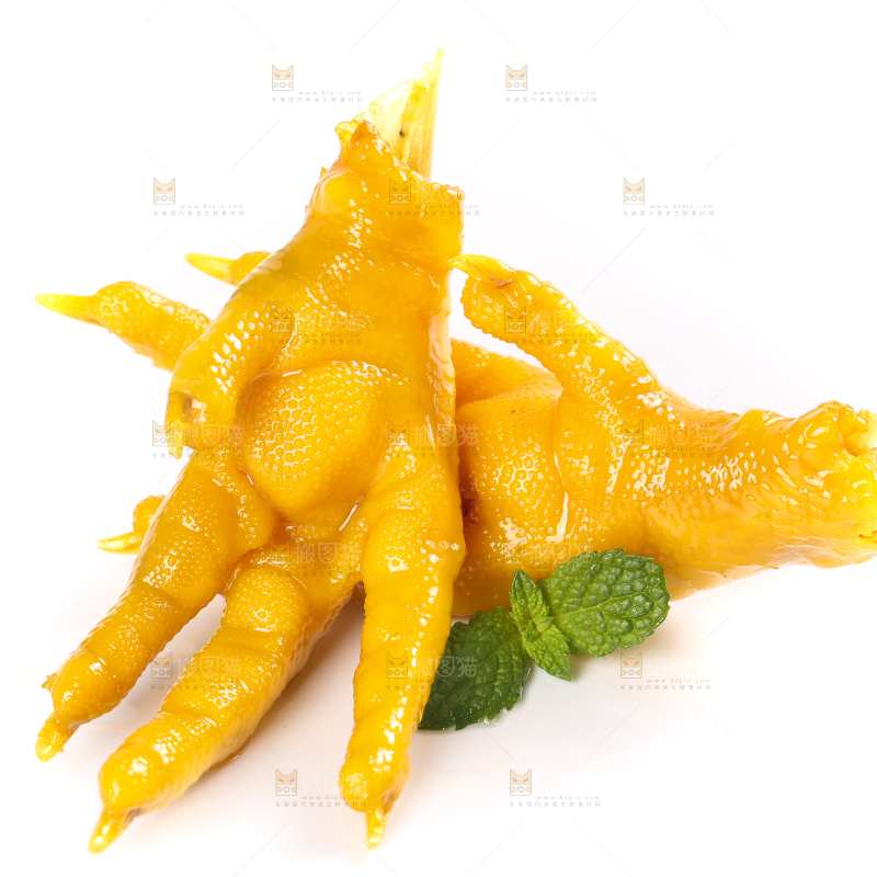 白底上摆放着鸡爪