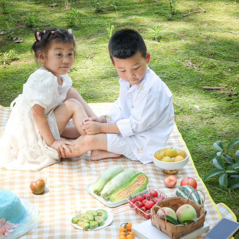 小孩子正在玩耍