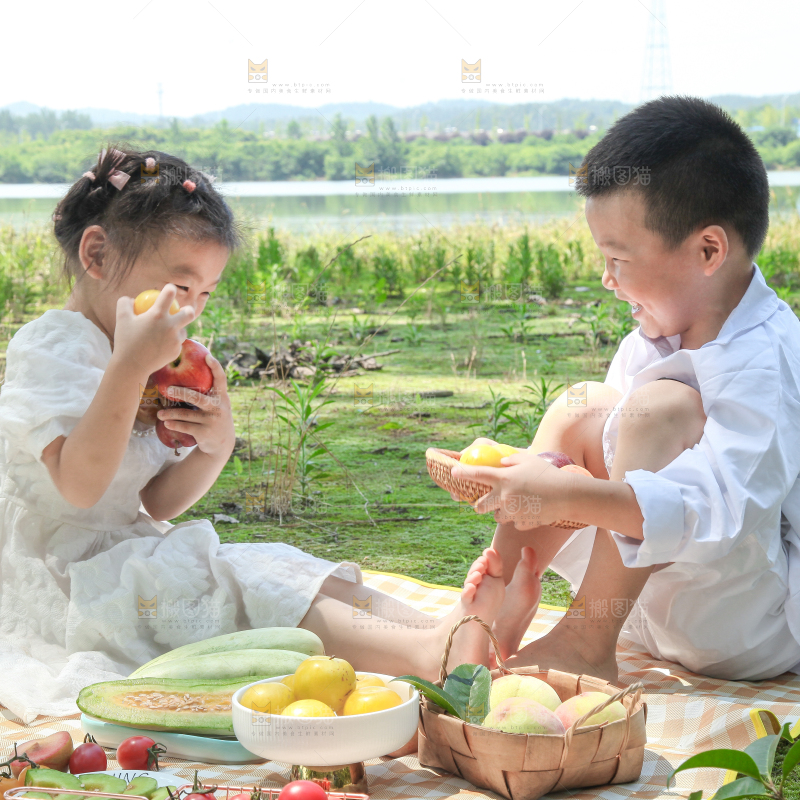 小孩子正在玩耍