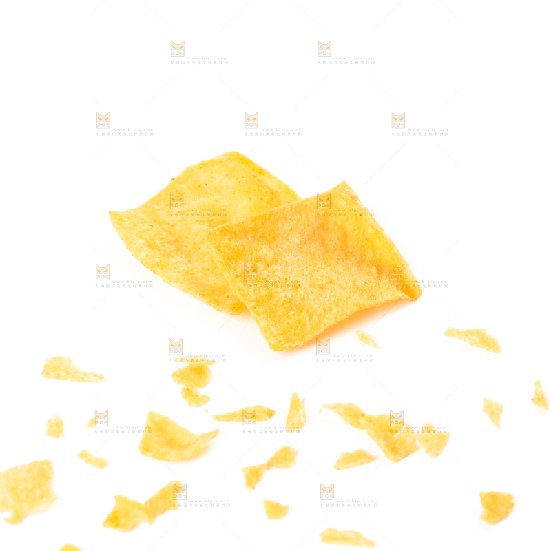 白底上摆放着薯片