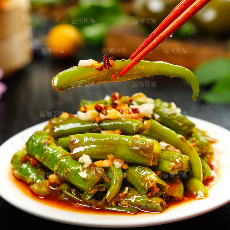 盘子装着虎皮青椒