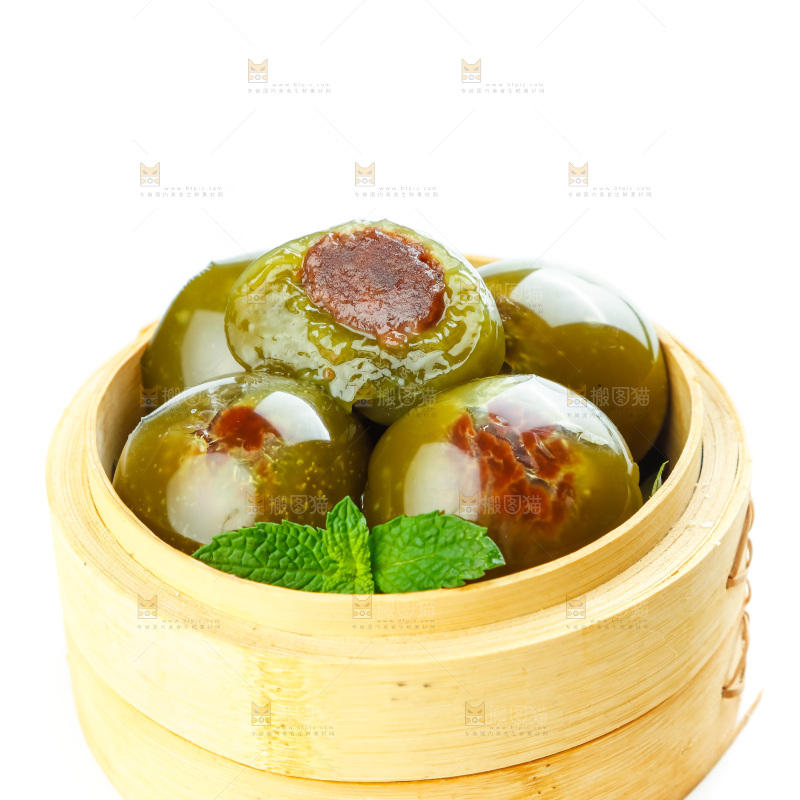 蒸茏里放着青团