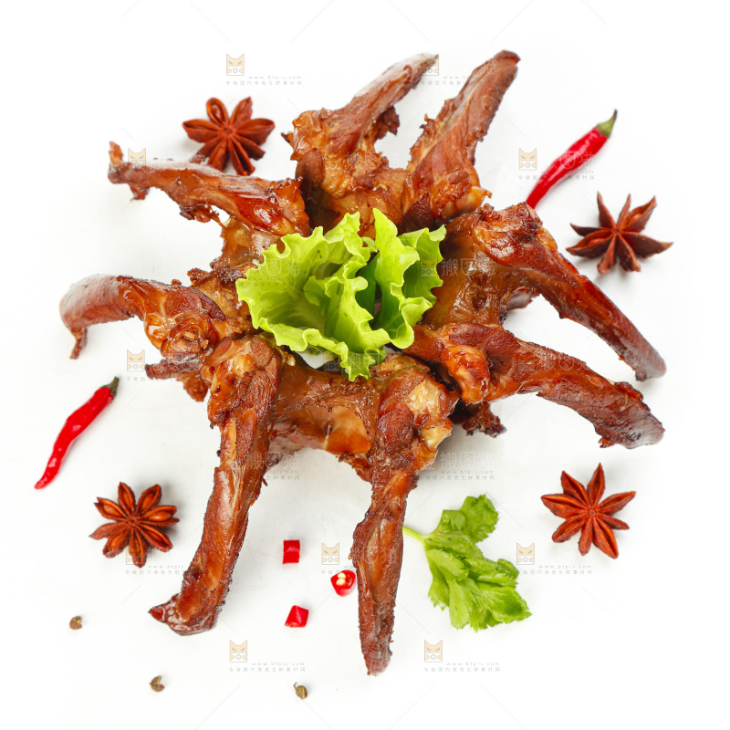 白底上摆放着麻辣鸭架