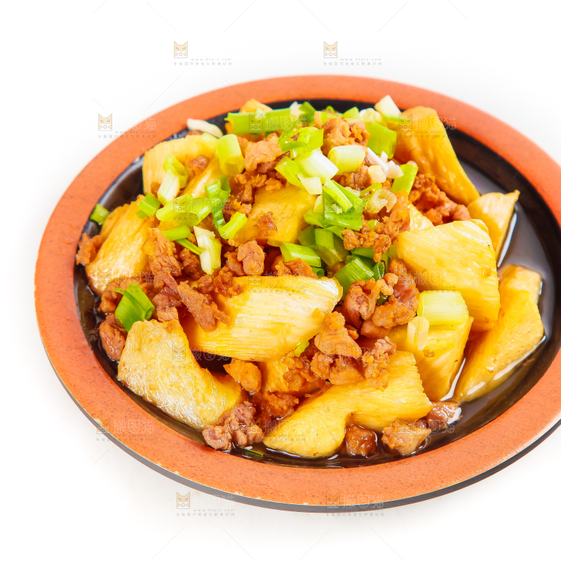 盘子里装着茭白炒肉