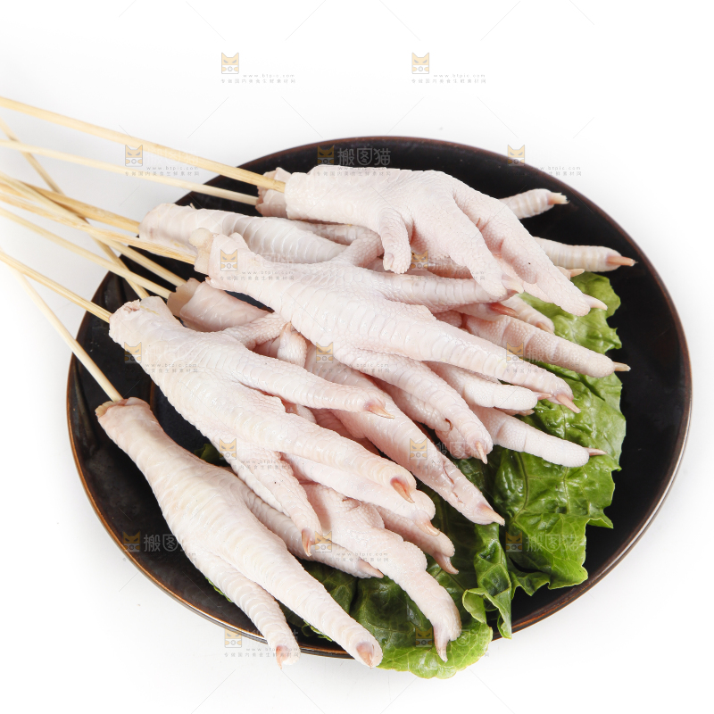 白底上的鸡脚