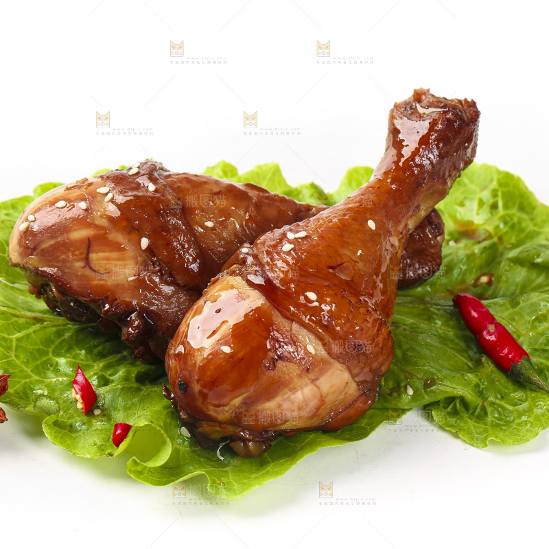 叶子上放着红烧鸡腿