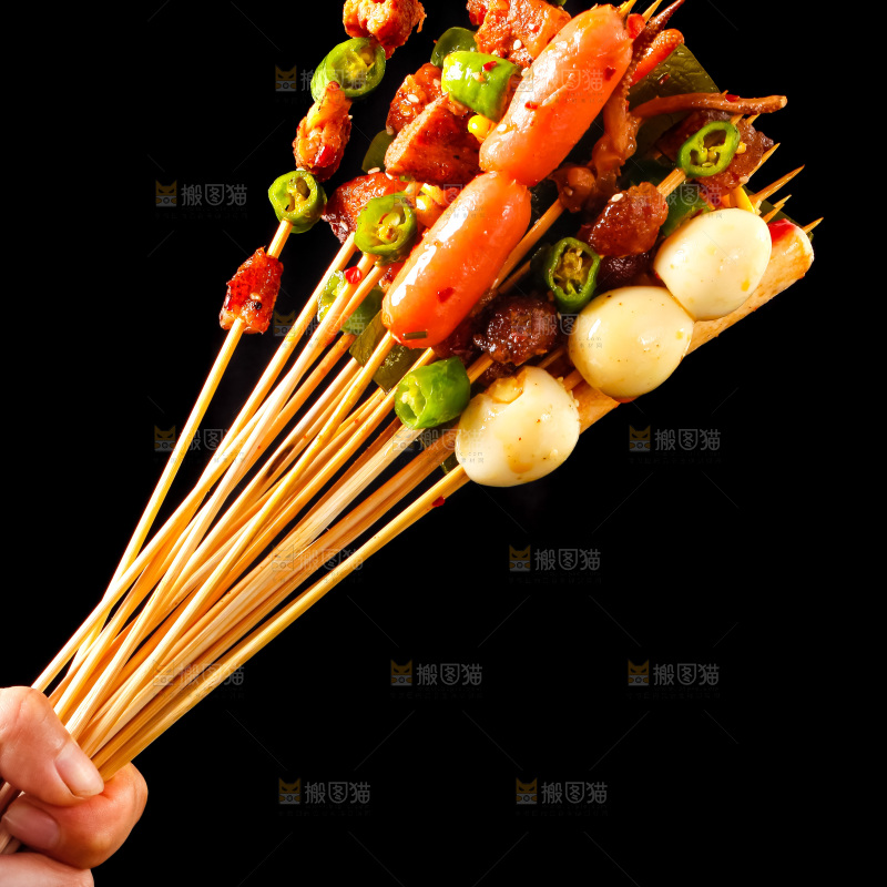 手拿钵钵鸡食材