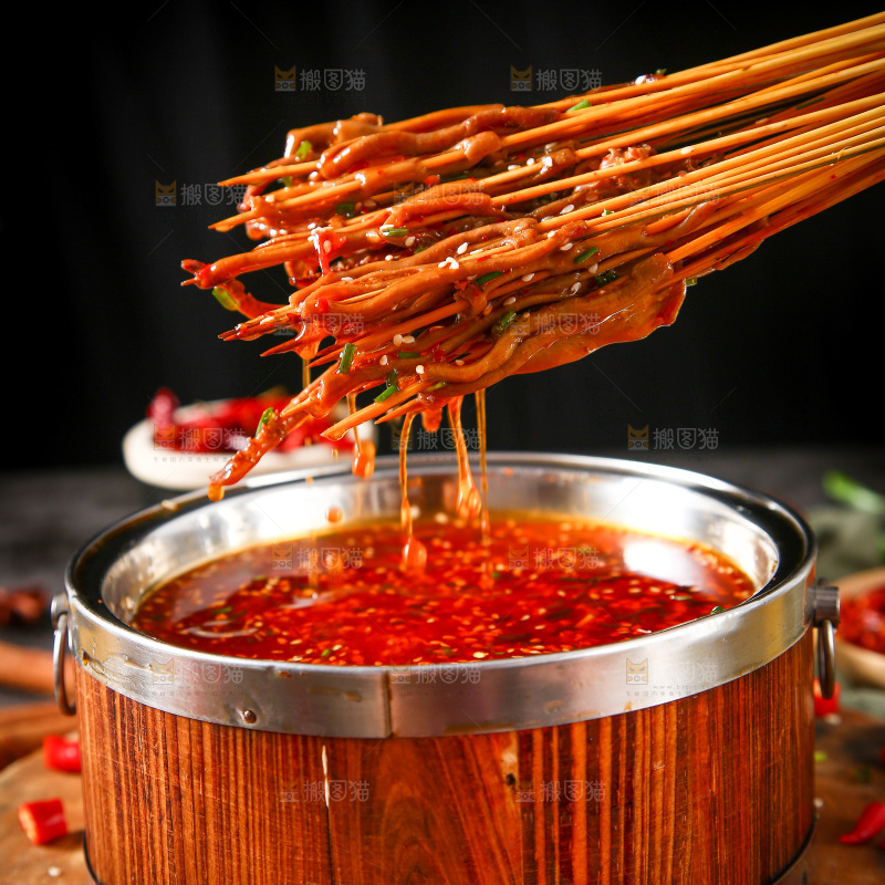 深底上放着一碗冷锅串串
