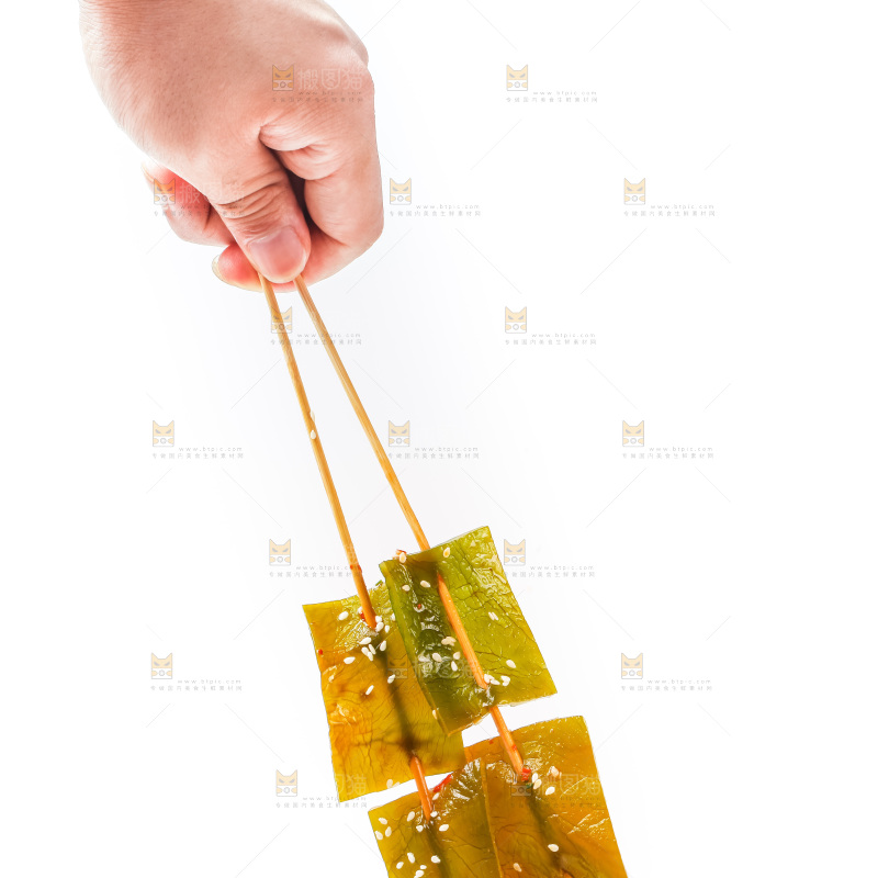 手拿钵钵鸡食材