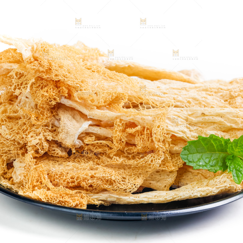 白底上的竹荪
