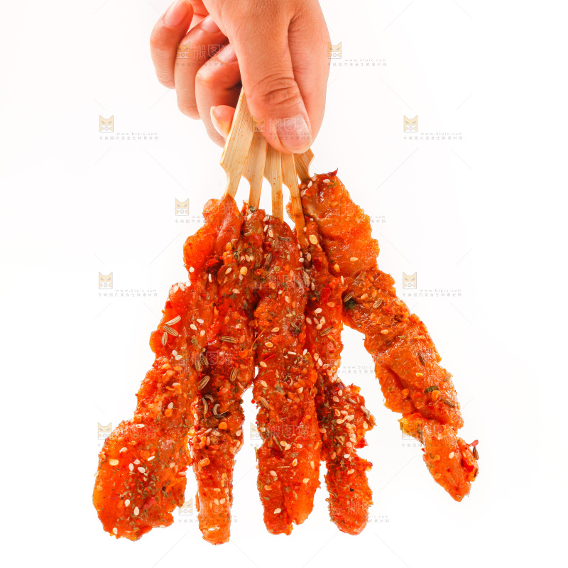 手拿肉串