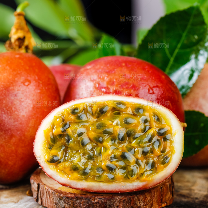 木底上放着广西百香果