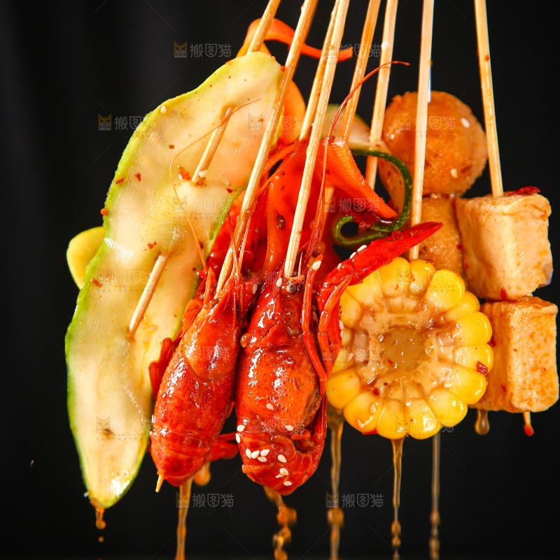 深底上的钵钵鸡食材