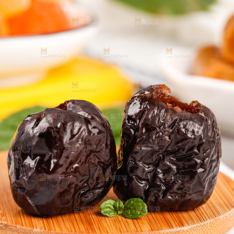 木板上放着随州蜜枣