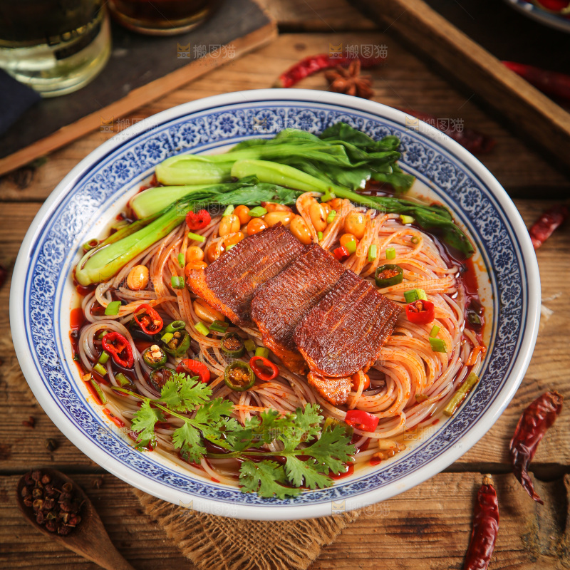 碗里的牛肉粉