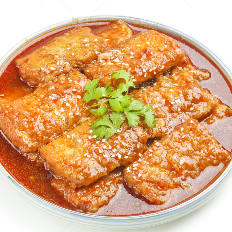 盘子里装着香煎带鱼