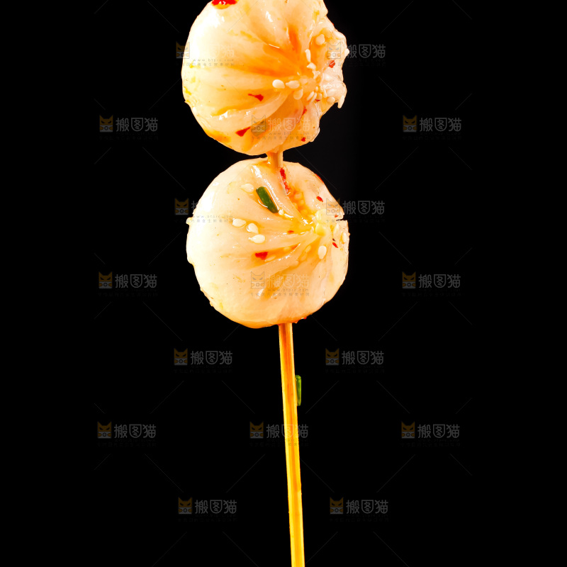 黑底上的包子串