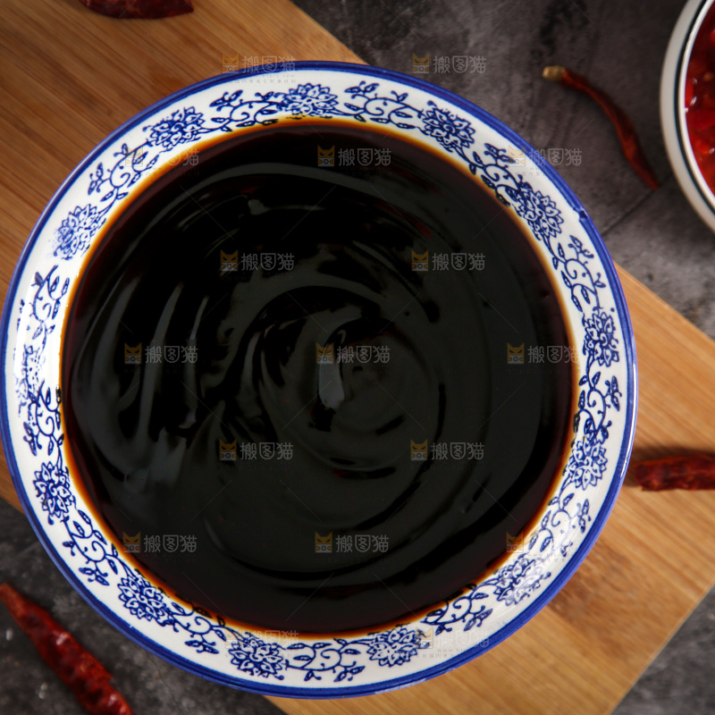 盘子里的蚝油