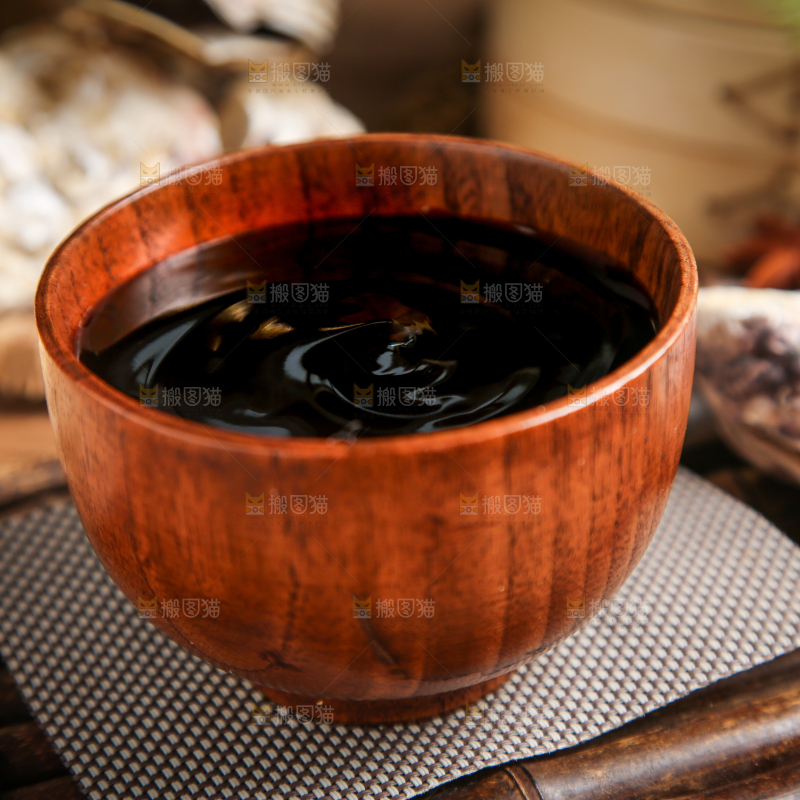 盘子里装着老陈醋