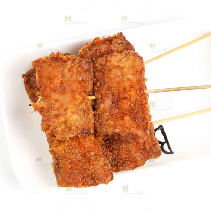 签子上穿着香酥带鱼