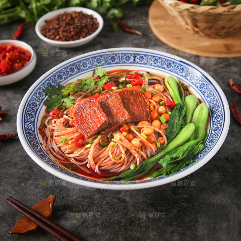 碗里的牛肉粉