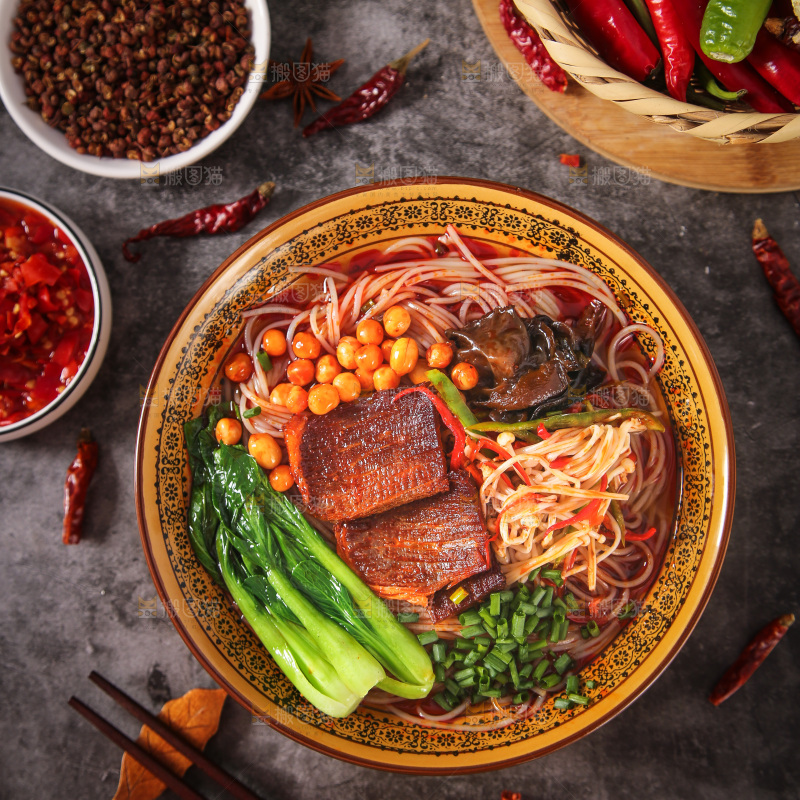 碗里的牛肉粉