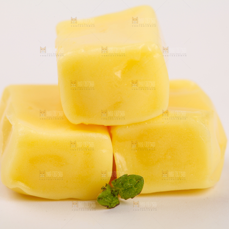 白底上的榴莲味糖果