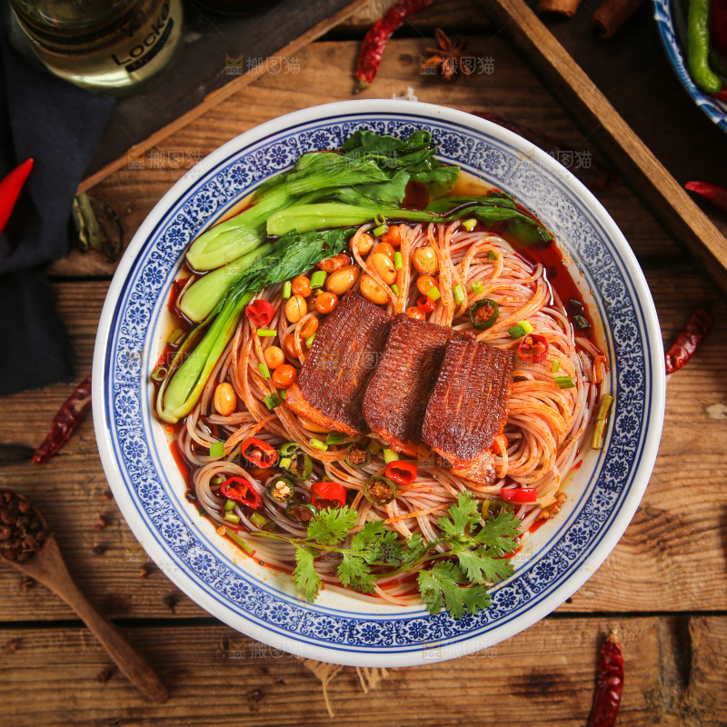 碗里的牛肉粉