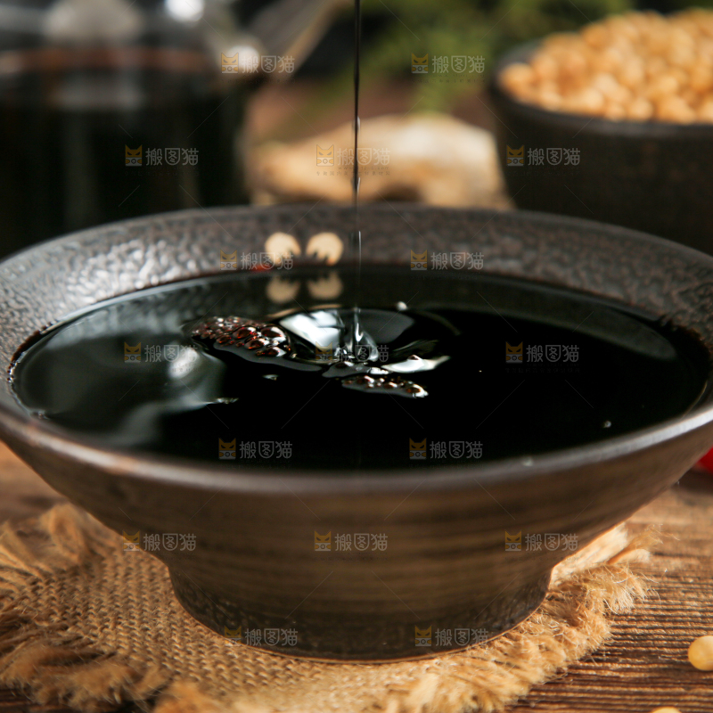 盘子里的蚝油
