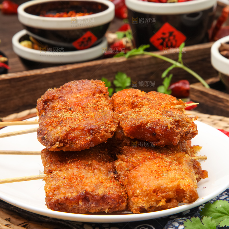 签子上穿着香酥带鱼