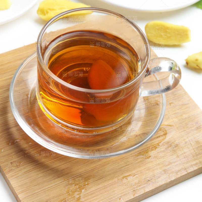 杯子里的红糖姜茶