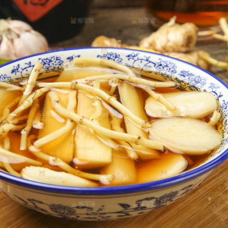 碗里装着腌生姜