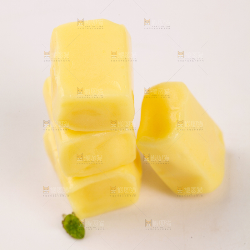 白底上的榴莲味糖果